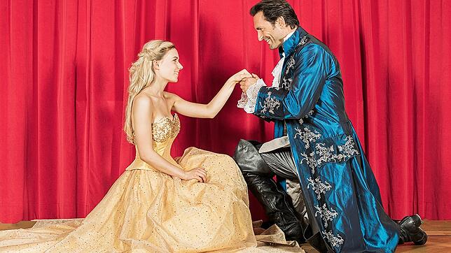 Bei ihrem Auftritt in der Stadthalle wollen sie von innen heraus strahlen: Marie Wegener und Alexander di Capri.