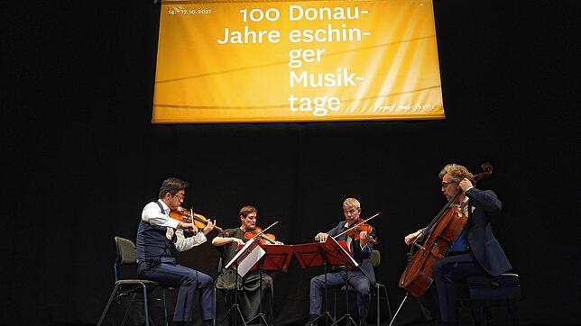 Mit einem Festakt wurde am Donnerstag die Jubiläumsausgabe der Donaueschinger Musiktage eröffnet. Das Quatuor Diotima spielte ein ...