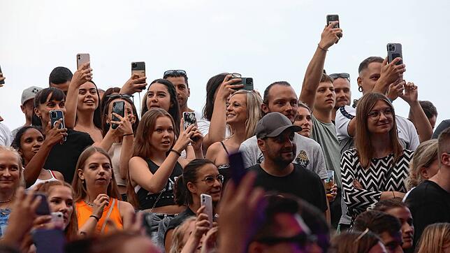 Bild 18: Die besten Bilder vom Bausa-Konzert beim Hohentwiel-Festival Teil 3