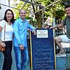 Die neuen Pächter und der aktuelle Betreiber des Ziegelhofs: Snezana und Zoran Rajkovaca, die das Lokal ab 1. Januar 2023 übernehmen und ...