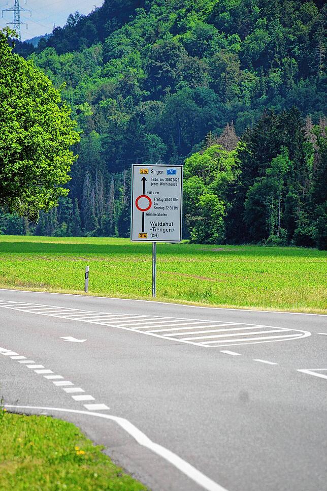 Die Umleitung an den Wochenenden erfolgt jeweils großräumig über Bonndorf und Hüfingen (B 315, L 171, B 31 und B 27). Die Umleitung ist ...