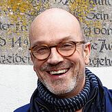 „So eine Fülle unterschiedlicher historischer Dachkonstruktionen aus dem Mittelalter, wie wir sie in Konstanz haben, ist ...