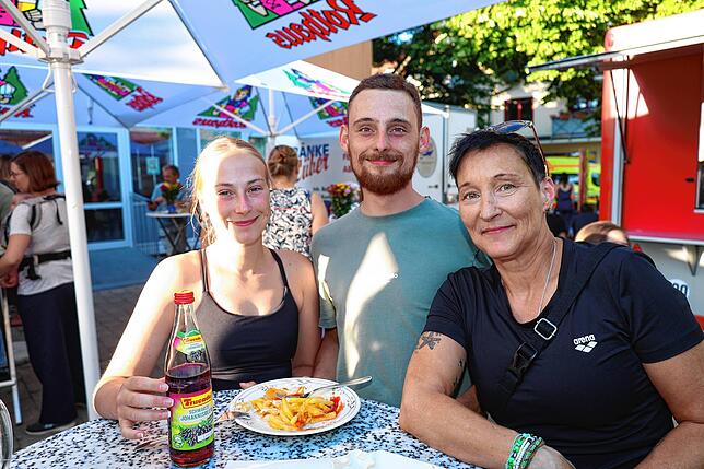 Bild 16: Es wird weiter gefeiert - alle Fotos vom Dettinger Dorffest am Samstag