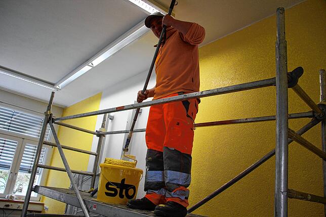 Die schülerfreie Zeit in der Grundschule Weizen wird vom Bauhof Stühlingen zur Renovierung genutzt. Bis Ende der Woche sind die Arbeiten ...