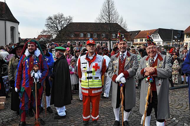 Bild 13: Beste Einblicke zum Narrenbaumsetzen in Markdorf – so feiert die Stadt!