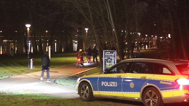 (Archivbild) Bei einem sogenannten Spaziergang in Konstanz beteiligten sich im Januar über 200 Menschen. Nicht nur dort wurde öfter ...