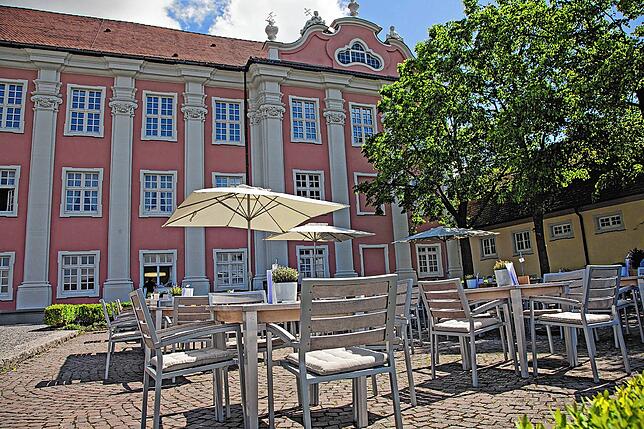 Der Innenhof des Neuen Schlosses in Meersburg bietet viel Platz und eine super Aussicht auf den Bodensee: ideale Bedingungen für den ...