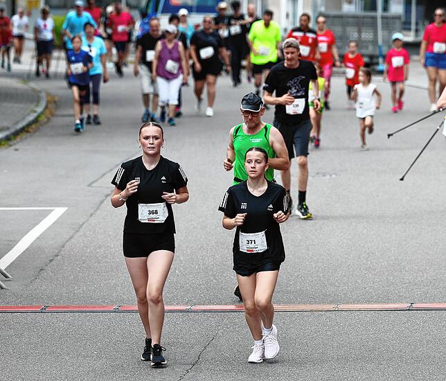 Bild 29: Stadtlauf durch die Donaueschinger Innenstadt kommt gut an