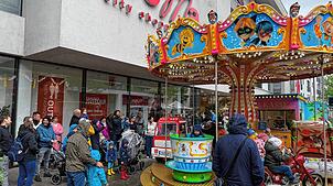 Viel Action und gute Laune für Klein und Groß beim Dixiefest mit verkaufsoffenem Sonntag. Die Besucher lassen sich trotz Regenschauern ...