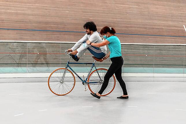 Begeisterung: Beim Training mit Angelika Wirth im Velodrom von Lima hatte alle Beteiligten viel Spaß. Bild: Angelika Wirth/privat