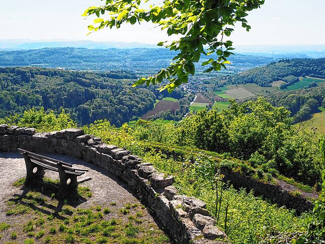 Auf der Küssaburg ist der Blick in den Klettgau phänomenal.