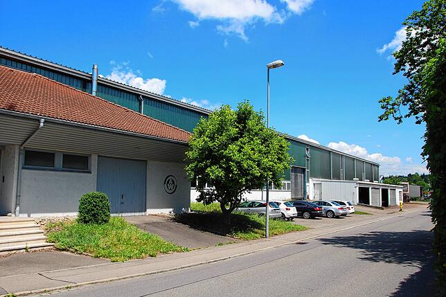 Trotz Krise investiert: Diese Gebäude am Hauptsitz sind inzwischen abgerissen. An deren Stelle wurde eine neue Produktionshalle hochgezogen.