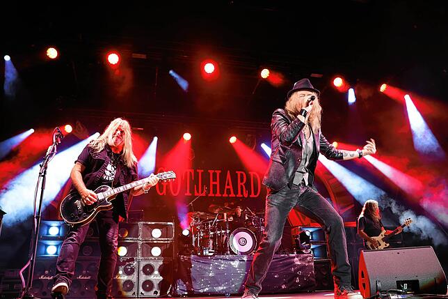 Bild 17: Schlossgarten Open Air: Tausende Rockfans feiern Gotthard und Krokus -  Die besten Bilder
