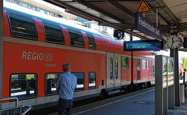 Ende 2021 soll die Südbahn zwischen Ulm, Friedrichshafen (im Bild) und Lindau elektrifiziert sein. Dann sollen bis zur Elektrifizierung, ...
