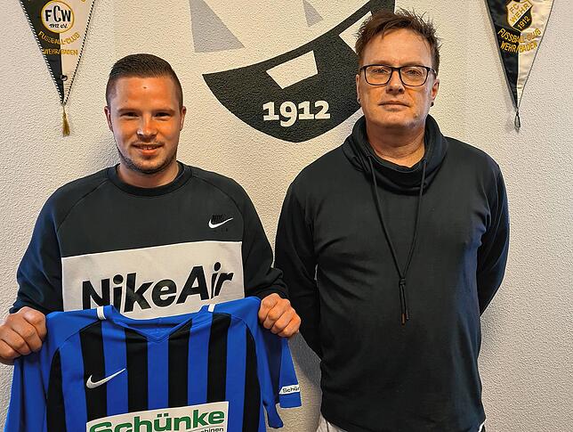 Rückkehr: Sportchef Peter Eckert (rechts) freut sich auf Christof Bank, der vom FC Wallbach kommt und früher beim SG-Partner Spvgg. ...