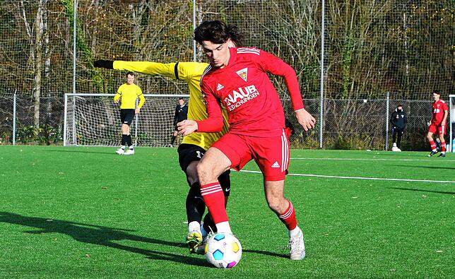 Bild 2: Die besten Bilder vom Spiel zwischen dem FC Überlingen und dem FC Öhningen-Gaienhofen