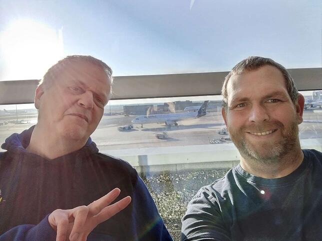 Sie waren mit so viel Hoffnungen zu der Therapie in Mexiko gestartet: Jürgen Engler (links) und sein Ehemann Daniel.