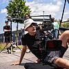 Kameramann und Produzent Lewis von Alberti aus Markdorf in vollem Einsatz bei der Arbeit mit seiner Kamera.