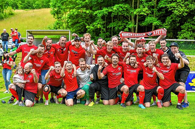 Bild 1: FC Hochrhein steigt in die Bezirksliga auf – und wir haben Bilder!