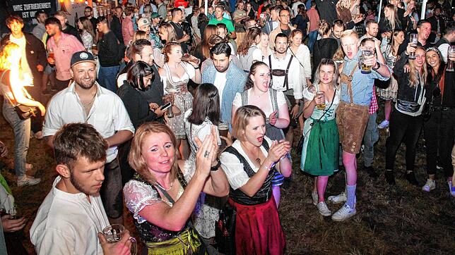 Die Gäste auf der Sichelhenke hatten ihren Spaß und feierten ausgiebig auf der Festwiese.