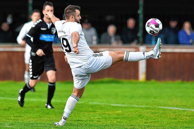 Bild 36: SV 08 Laufenburg verliert bei Spitzenreiter VfR Hausen mit 0:2 &ndash; und wir haben Bilder!