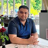 Konstantinos Kalantzidis freut sich mit seinem Team auf viele Gäste im Restaurant El Greco am Kurgarten.