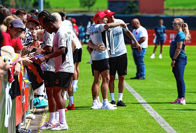 Bild 6: Leverkusen in Aasen! So war das erste Training des deutschen Meisters im Schwarzwald