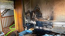 Bei einem Brand in einem Schlafzimmer wurde in Gottmadingen eine Frau verletzt. Die Feuerwehr war am Montagabend im Einsatz.