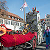 Auf der Burg fuhren Prinzenpaar, Ritter und Burgfräulein durchs Dorf – und das sogar mit Drachenantrieb. Die "Arlos" lieferten damit ...