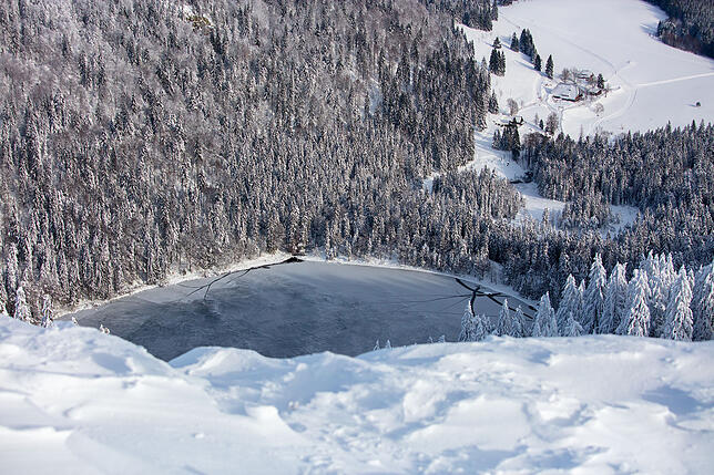 Bild 5: Blauer Himmel und ganz viel Schnee: Atemberaubende Aussichten im Winterwunderland Feldberg