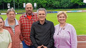 Bei der Jahresversammlung des örtlichen VdK wurde der Vorstand neu gewählt (von links): Sabine Pechbrenner, Gabriele Geng, Francesco ...