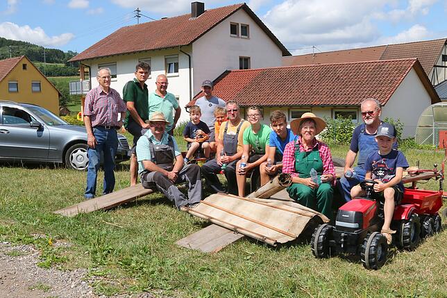 Nach der Ernte darf ein zünftiges Vesper und ein Getränk für die Helfer nicht fehlen.