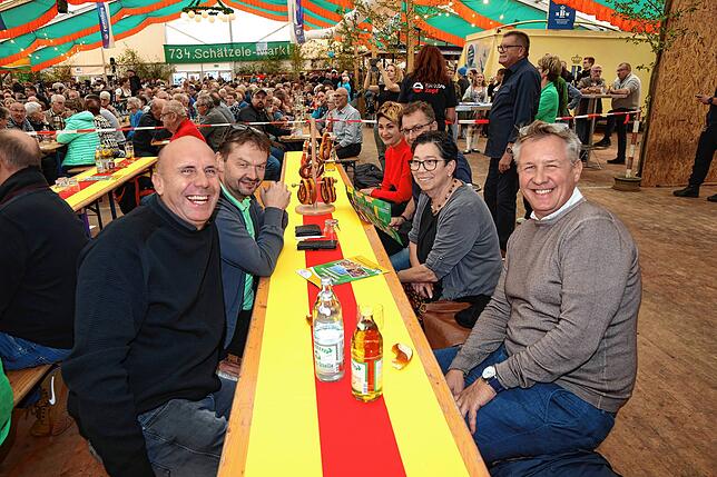 Bild 25: Gute Laune und volles Festzelt bei der Rede von Michael Kretschmer