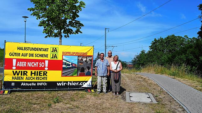 Uwe Buchter, Michael Weeber und Daniela Kühn (von links) befinden sich im Widerstand gegen die Vorhaben der Schweizerischen Bundesbahnen.