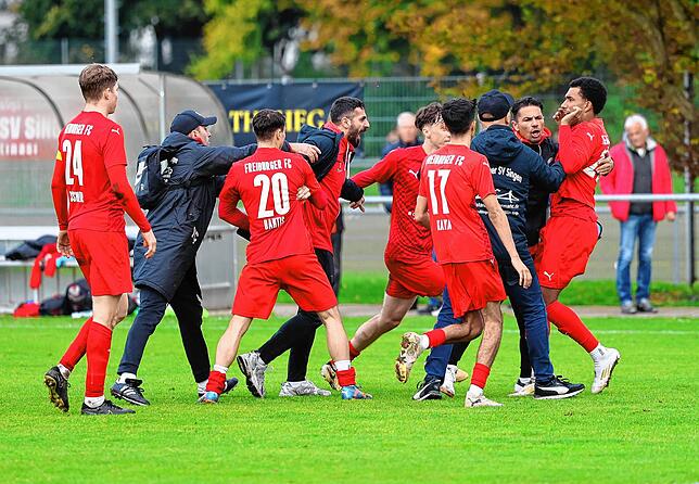 Bild 4: Unsere große Bildergalerie vom Verbandsligaspiel zwischen dem TSV Singen und dem Freiburger FC