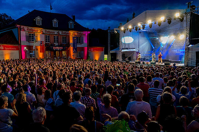 Bild 30: Alle Bilder vom Auftakt der 15. Sommersinnfonie: Volksmusiker von Voxxclub begeistern ihre Fans