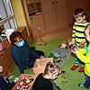 Ute Löschel ist seit über 15 Jahren in der Nachsorgeklinik. Das Spielen gibt den Kindern ein Stück Normalität zurück.