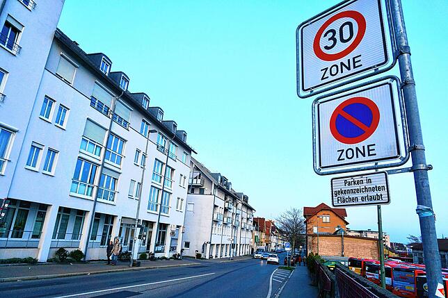 In der Eugenstraße gilt die gelbe Parkzone. Hier kann weiterhin für 66 Cent pro Stunde geparkt werden. Die geplante Erhöhung wird auf ...