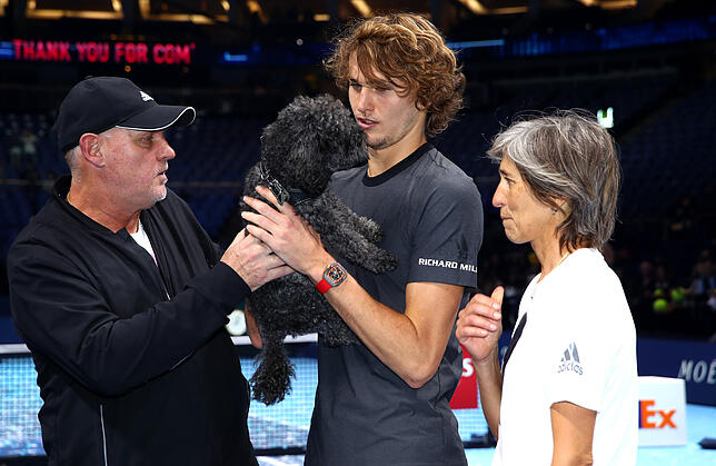 Alexander mit Papa, Mama und Hund.
