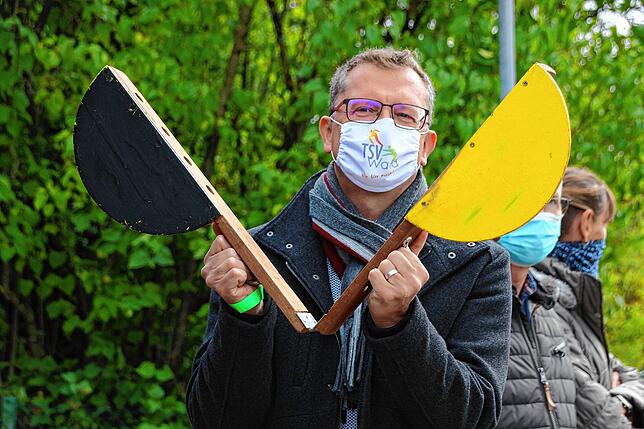 Bürgermeister Joachim Grüner gab den Startschuss für die einzelnen Läufe.