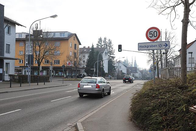 Mainaustraße an der Kreuzung Bettengasse und Staader Straße.