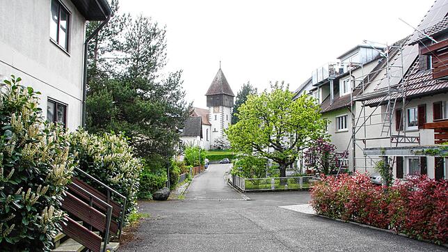 So sieht die Amalienstraße in Allmannsdorf heute aus. Das Gebäude links könnte abgerissen und das Grünland dahinter erschlossen werden. ...