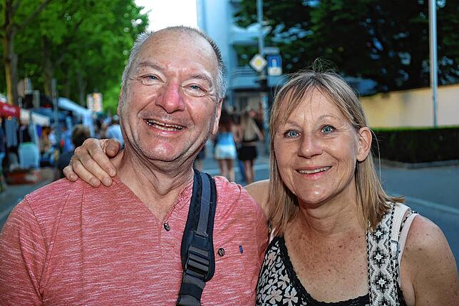 Bild 20: Die Massen strömen zum großen Flohmarkt. Hier gibt‘s die Fotos aus Konstanz