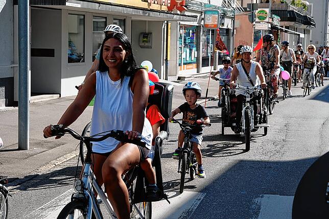 Bild 4: Bilder von der Fahrraddemo in Friedrichshafen