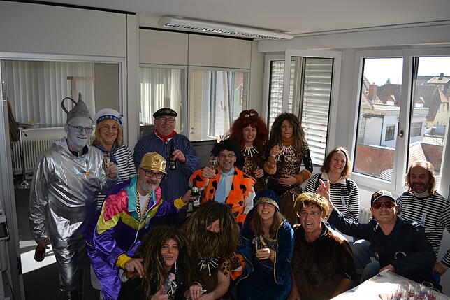 Bild 22: Bilder vom närrischen Besuch in der Markdorfer SÜDKURIER-Redaktion: So bunt und lustig war der Rosenmontag-Vormittag