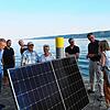 Ein funktionierendes PV-Modell stand am Abend an verschiedenen Stellen vor dem Zollhaus. Die Mitglieder der Zukunftsinitiative ...