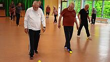Die Herzgruppe Todtmoos trifft sich zu regelmäßigen Übungsstunden in der Turnhalle der Klinik Wehrawald.  Bild: Andreas Böhm