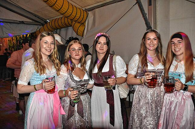 Bild 34: Vollgasstimmung war bei der Dirndl- und Lederhosenparty in Leimbach