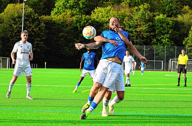 Bild 1: Die besten Bilder der Bezirksliga-Partie zwischen Konstanz-Egg und Hilzingen.