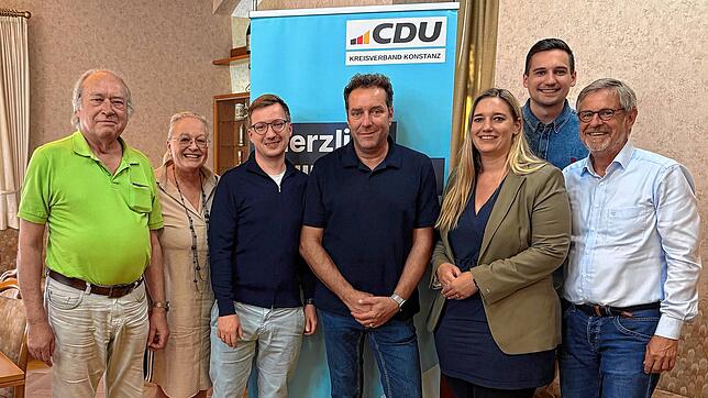 Georg Eisenmann (von links), Marianne Guthoff, Stefan Jäkel, Patrick Pfeiffer, Stefanie Hilpert-Klarmann, Levin Eisenmann und Thomas ...